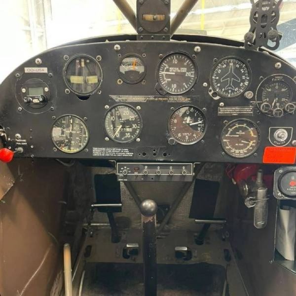 Piper cockpit for an introduction to flying from Épagny