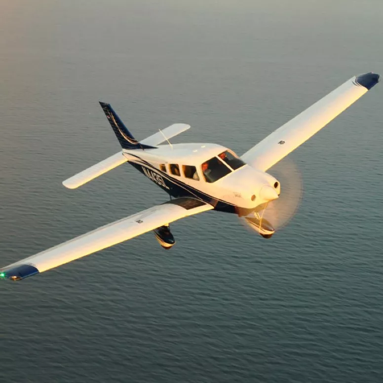Piper Archer per un volo a Lucerna e Pilatus in aereo da Bienne