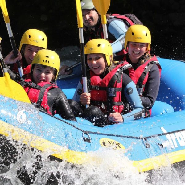 Rafting nelle Alpi sul fiume Isère