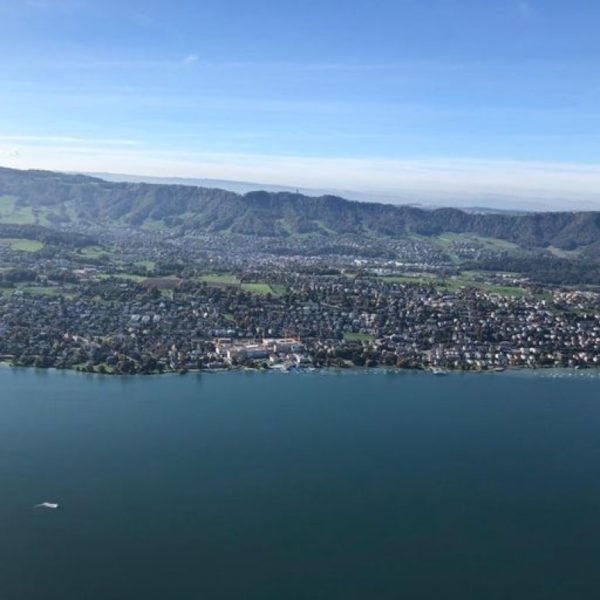 Hot-air balloon flight over Lake Zurich