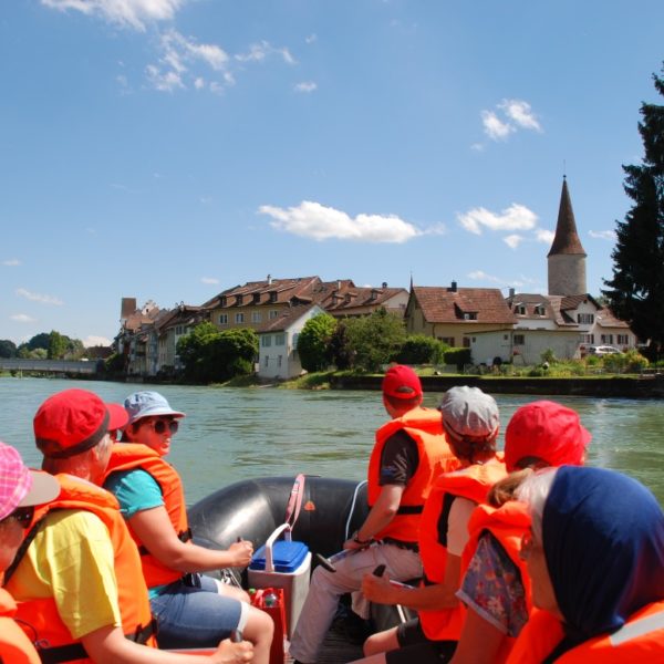 Easy rafting on the Reuss between Mellingen and Gebenstorf