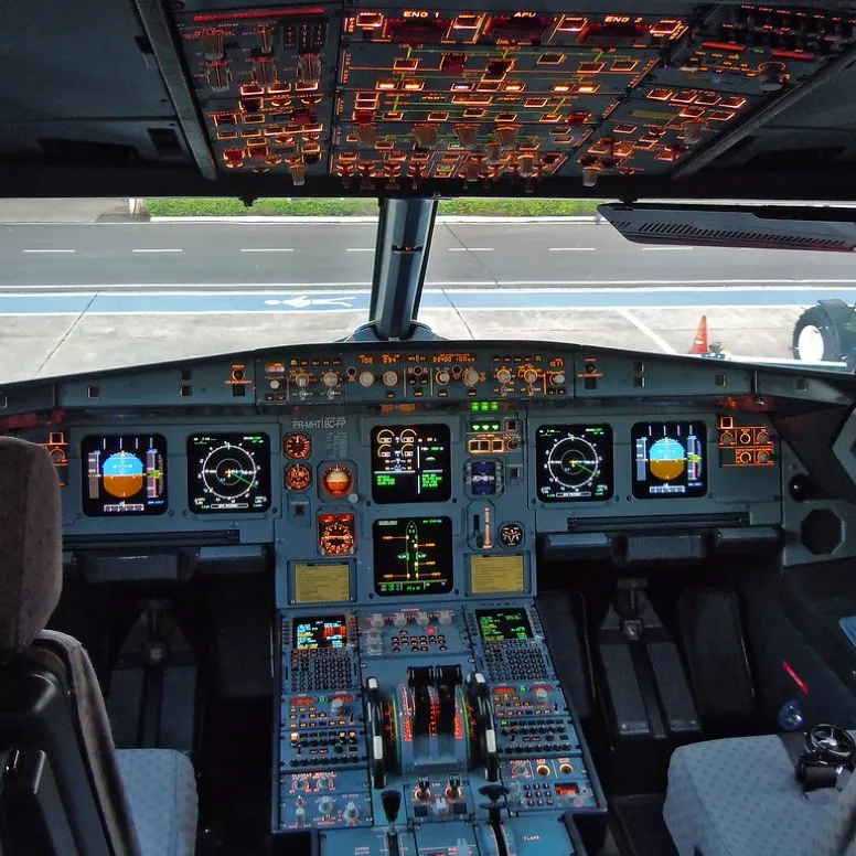 Cockpit del simulatore di volo Airbus A320
