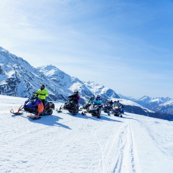 Au départ de Madesimo en motoneige pour le col du Splugen et le lac Noir