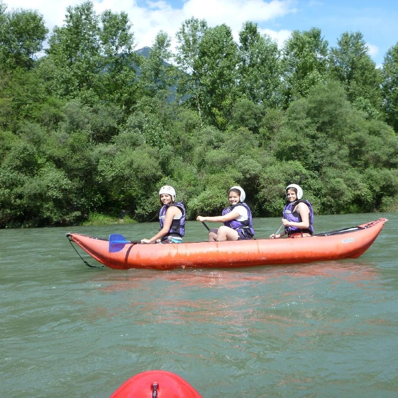 Schulreise mit Kanu auf dem Ticino in Tessin