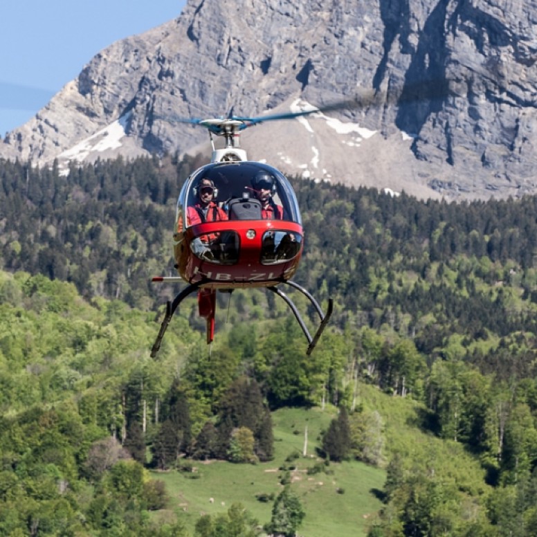 Introduction to flying a Cabri G2 helicopter from Belp