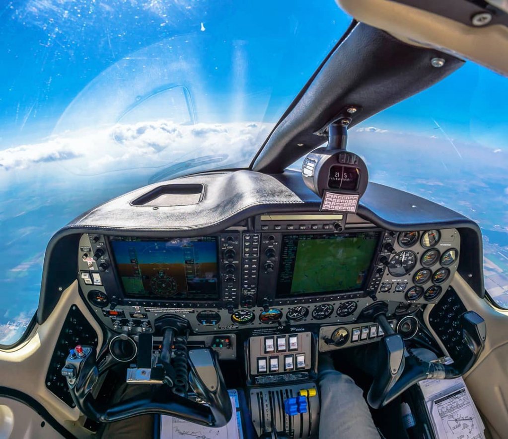 Cockpit tecnam P-mentor a Épagny