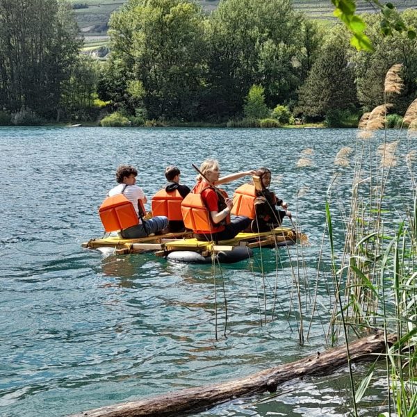 Building rafts in Sierre